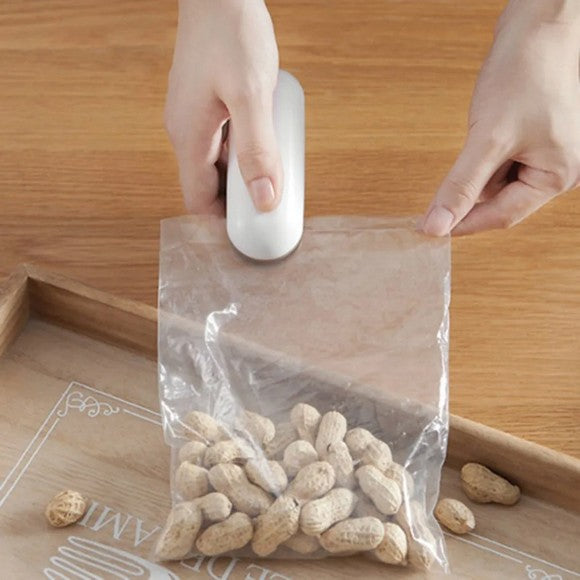 Mini Portable Food Sealer Machine With Hanger